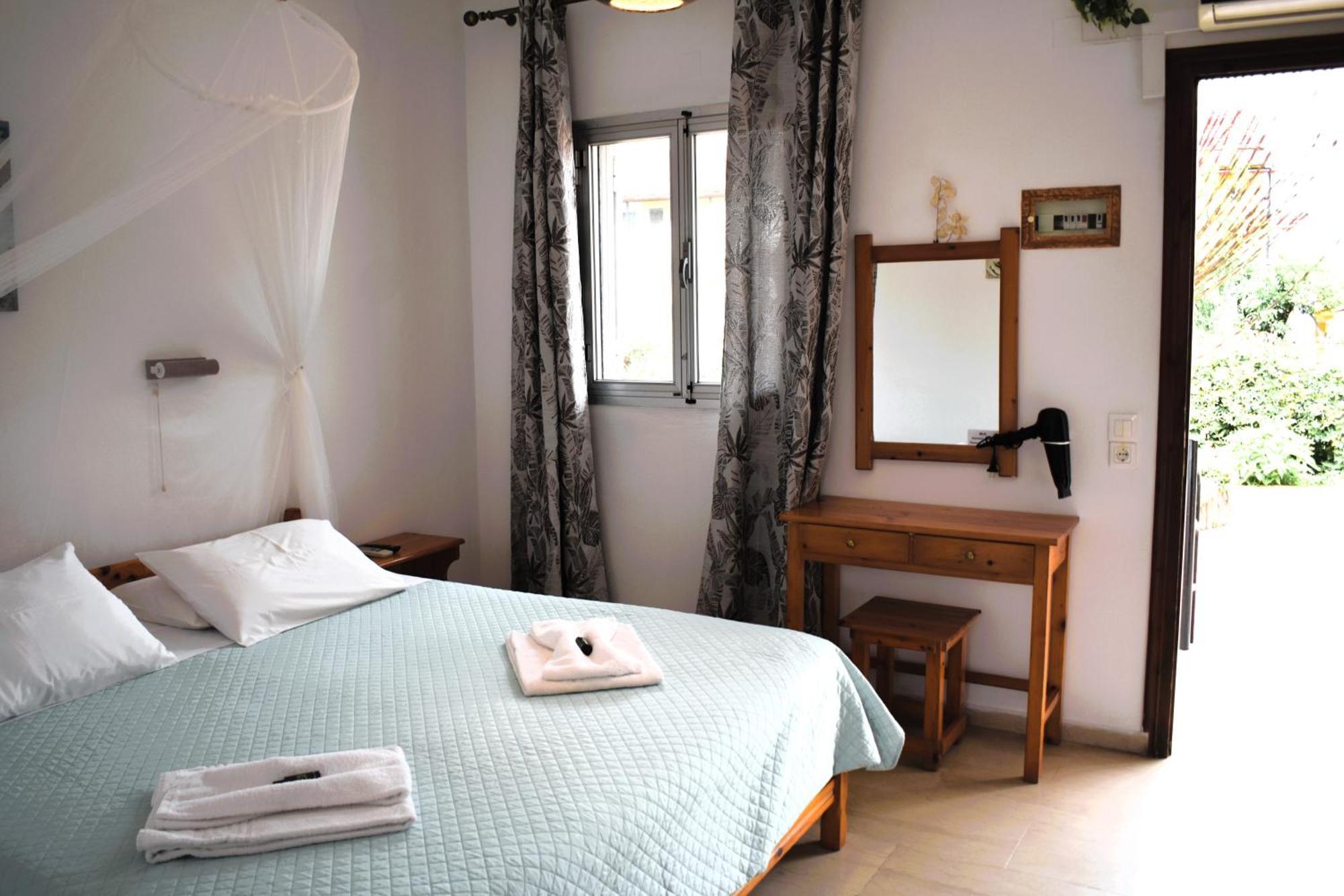 Kostas Apartments & Studios Agios Georgios Pagon Exteriér fotografie