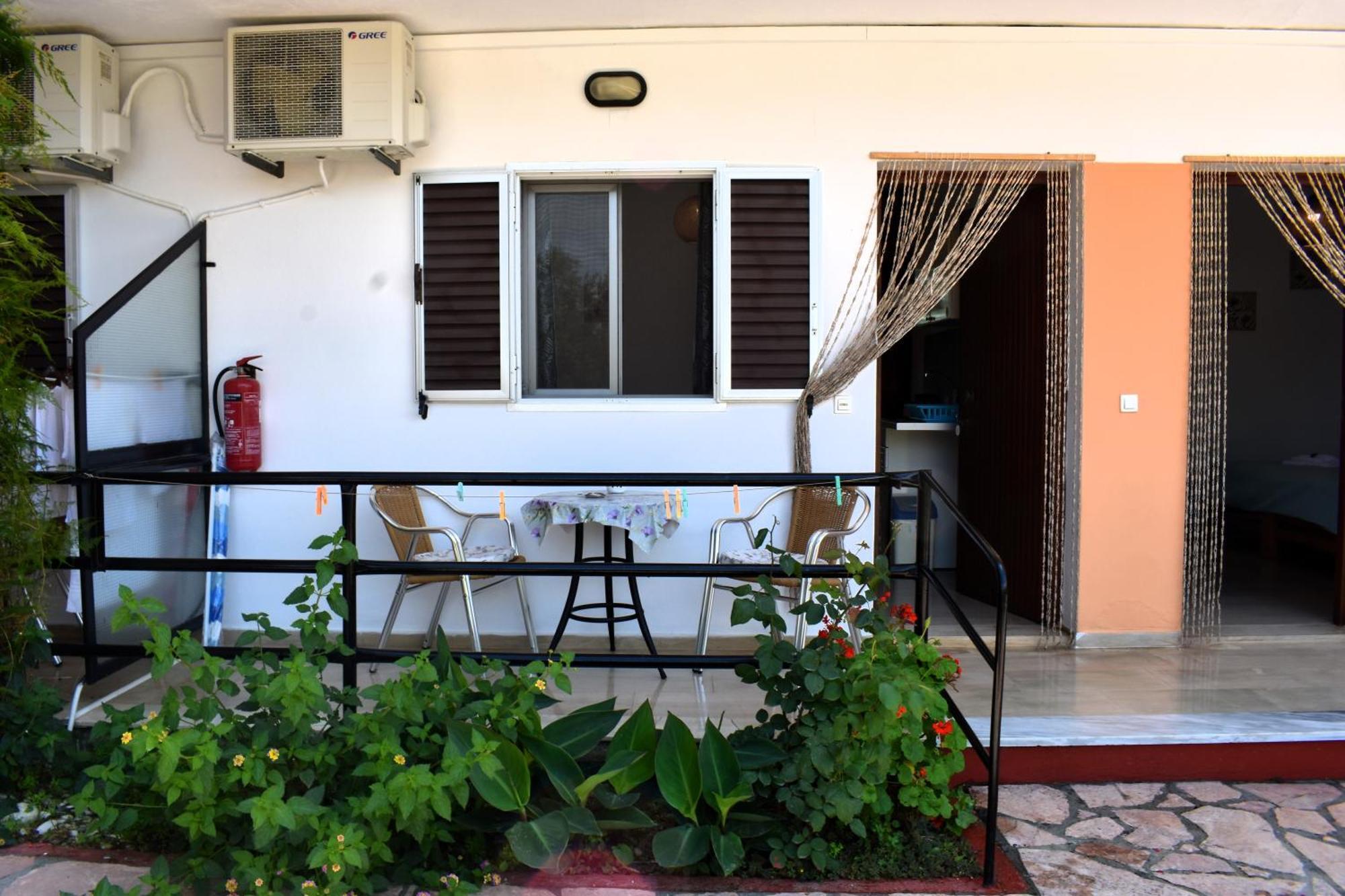 Kostas Apartments & Studios Agios Georgios Pagon Exteriér fotografie