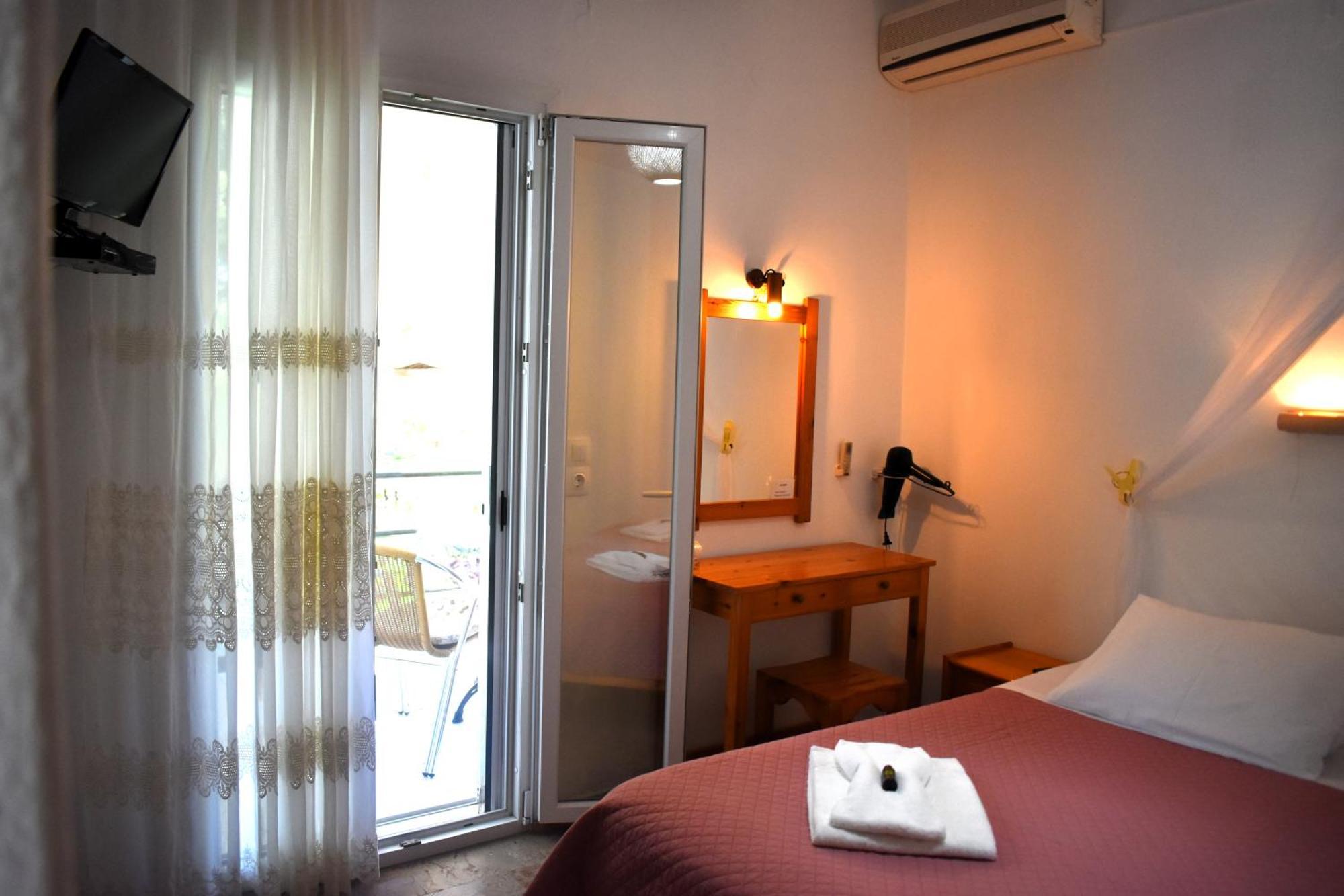 Kostas Apartments & Studios Agios Georgios Pagon Exteriér fotografie