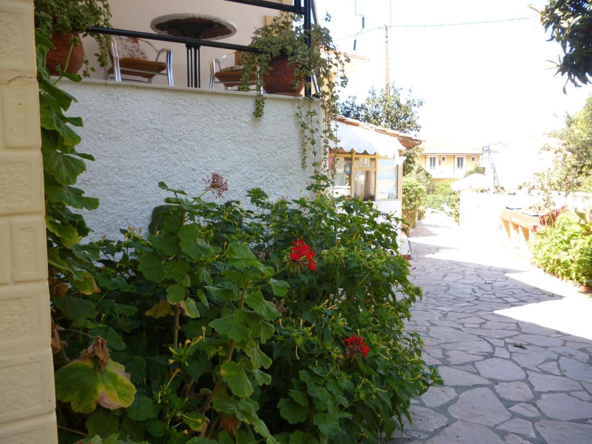 Kostas Apartments & Studios Agios Georgios Pagon Exteriér fotografie
